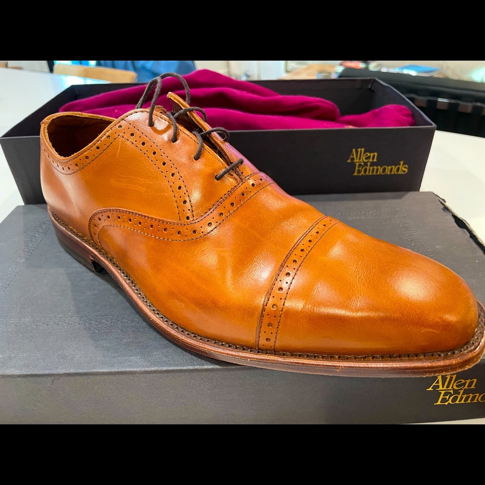 Size 9.5 D Allen Edmonds. Style: Evanston. Color: Walnut.  Original price: $345